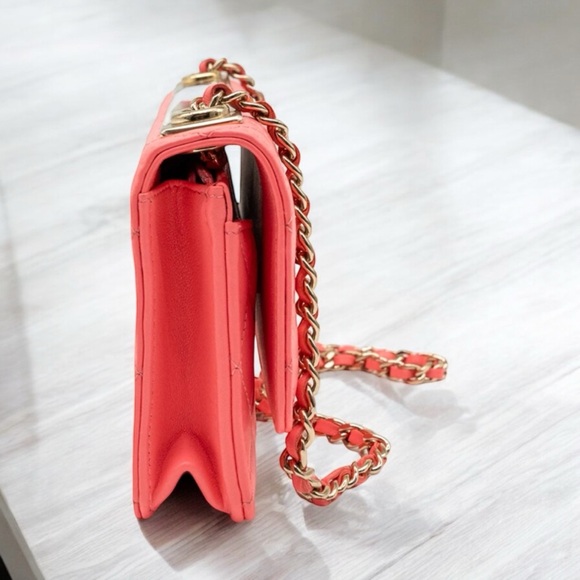 Chanel Wide Trendy CC Wallet on Chain Hot Pink Lambskin Leather RARE Rainbow! - Picture 8 of 16